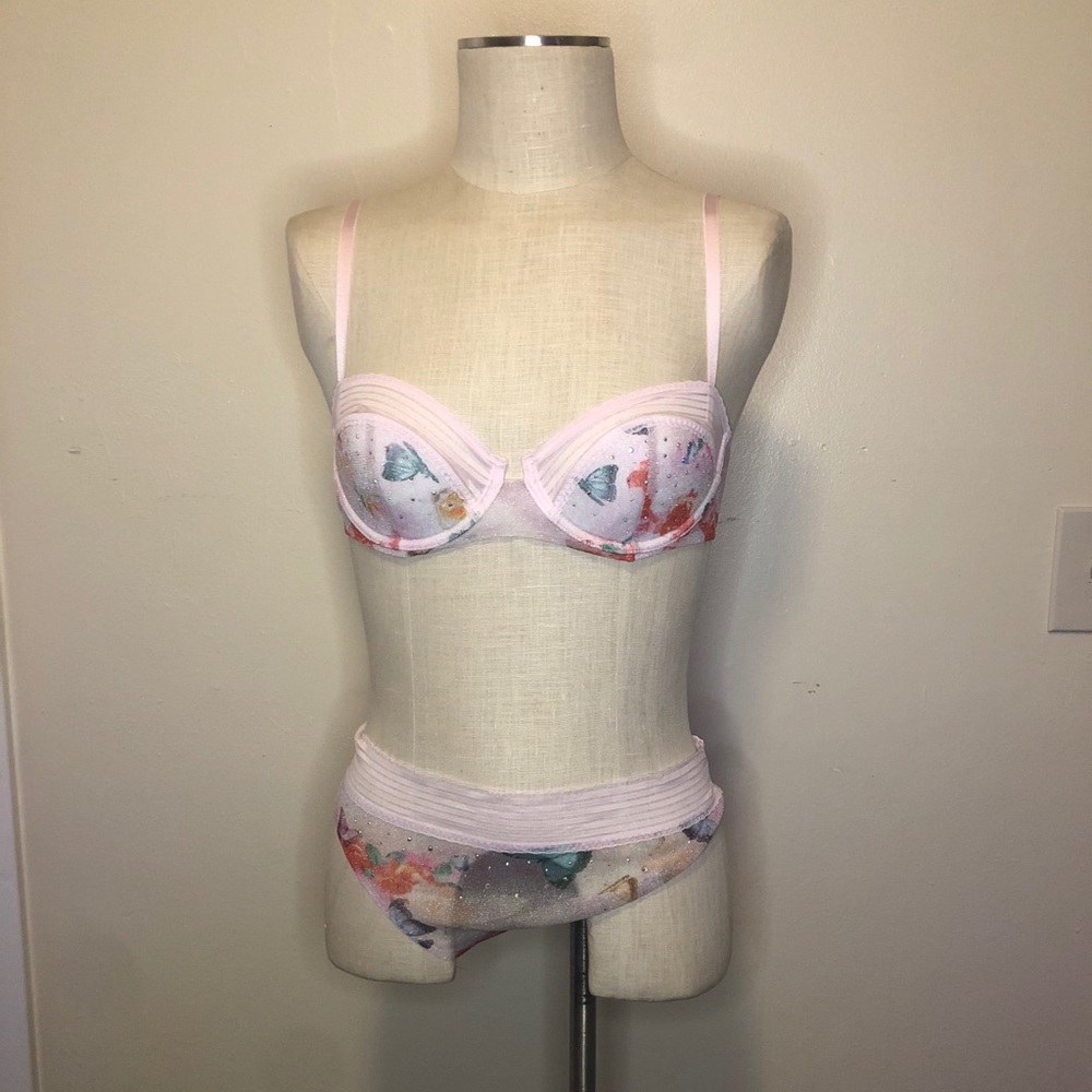 Brand new SavagexFenty bra and thong set